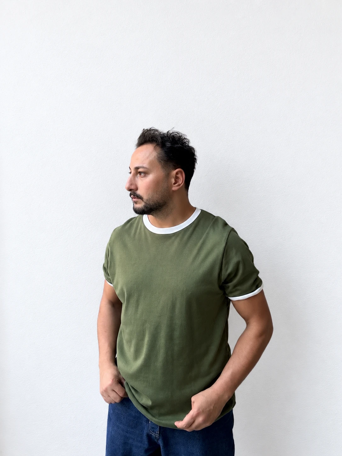 Ranger Stili: Yeşil Biyeli T-Shirt | Vibe